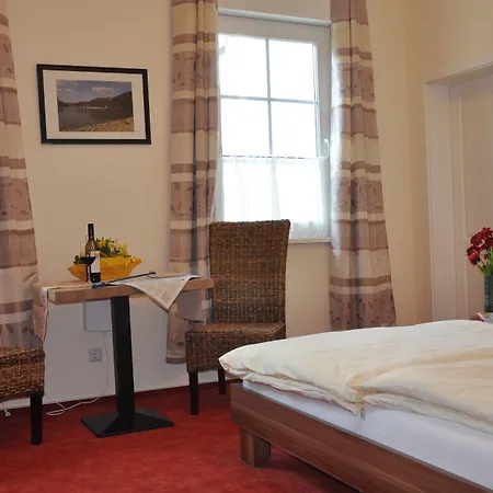 Nassauer Hof Konukevi 2*